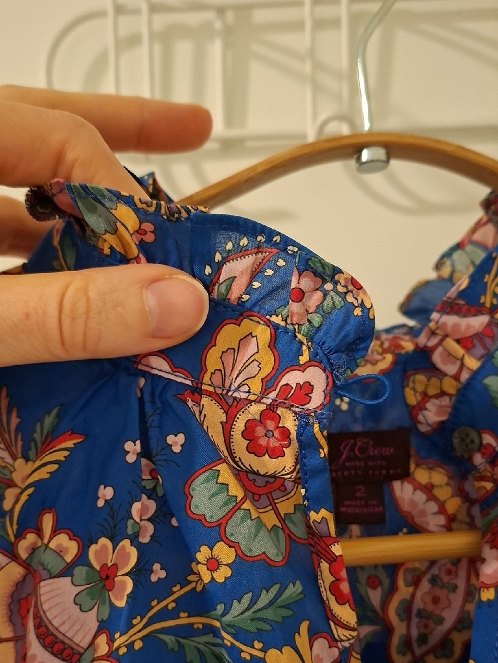 J. Crew x Liberty Fabrics Blue Paisley Sleeveless Ruffle-neck Blouse (US 2/XS) - Picture 4 of 7
